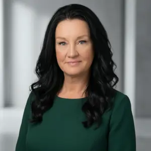 Mindyheadshot